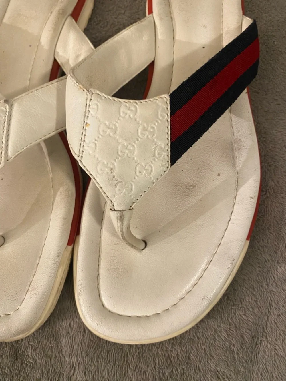 Gucci White Leather Flip Flop Sandals with Red and Blue Stripe - Picture 2 of 7